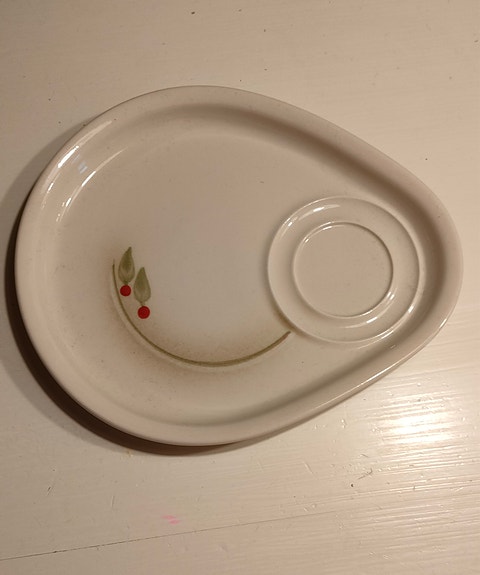 Kermansavi Puolukka aamiaissetin lautanen