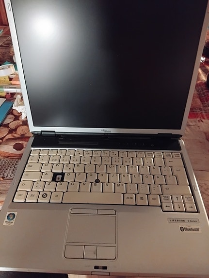 Fujitsu-Siemens varaosiksi