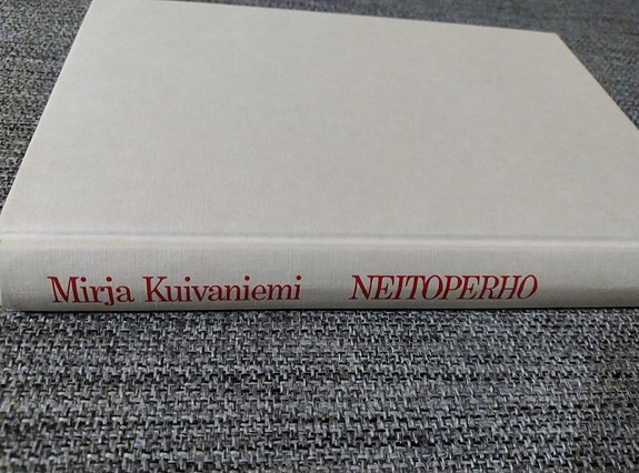 Mirja Kuivaniemi: Neitoperho