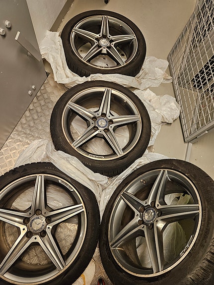 Mercedes Benz AMG vanteet