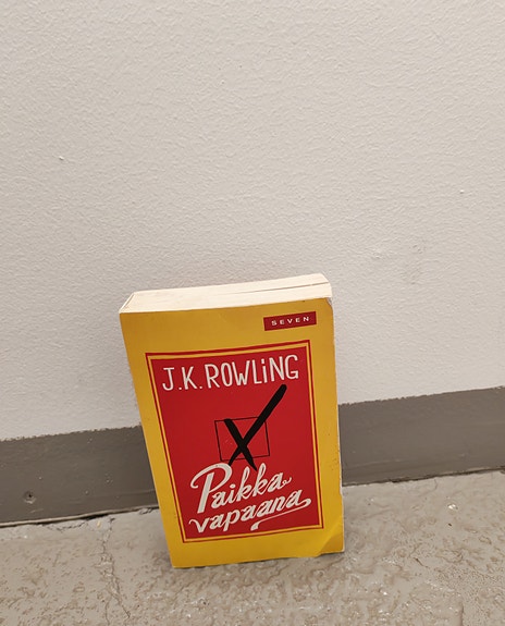 kirja: J.K Rowling-Paikka vapaana