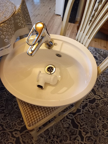 Wc upotettava pesuallas ja Oras hana