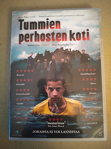 Tummien perhosten koti