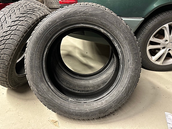 4 kpl Nokian 215/60-17 kitka-/kesärenkaat