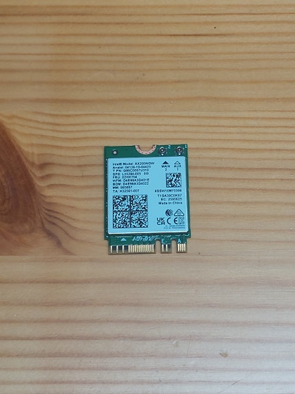 Intel Wi-Fi 6 AX200.