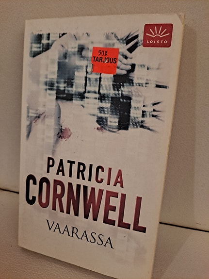 Patricia Cornwell Vaarassa pokkari