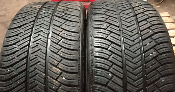 Lamellirenkaat Michelin Pilot Alpin 4 PA4 DOT 2017 235/35 R19 91 Y XL Y 91