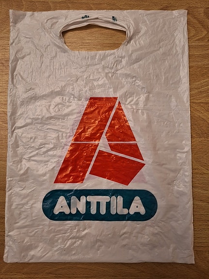 Anttilan muovikassa