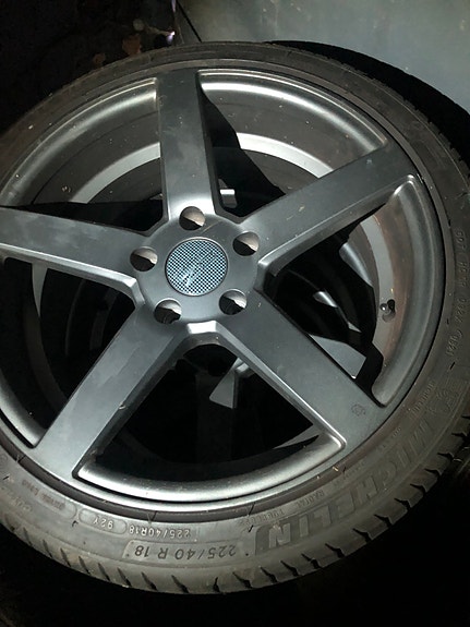 BMW alut 5x120 Misukka kesärenkaat 225/40-18 hyvät