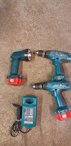 Makita akkuporakone+valo