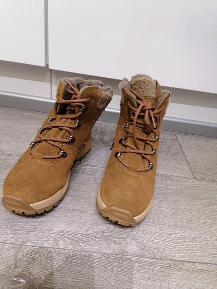 Sarva uudet talvikengät, 38