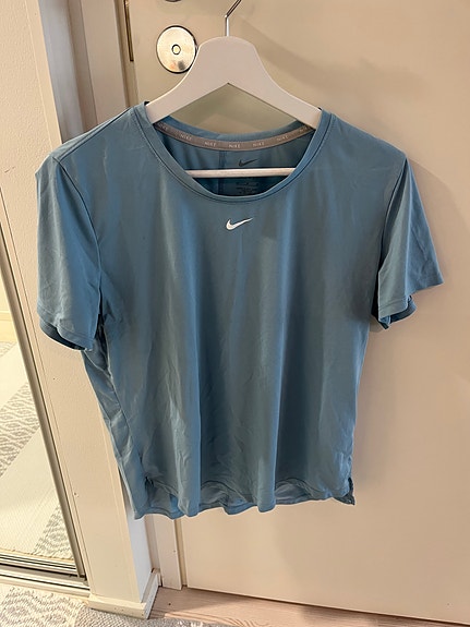 Nike treenipaita M