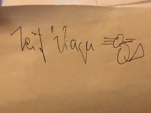 Leif Wager nimikirjoitus ja piirustus paperilla