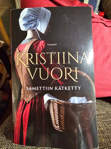 Kristiina Vuori: Samettiin kätketty