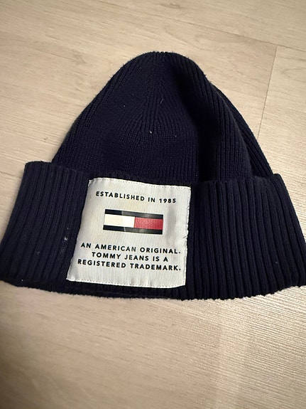 Tommy Hilfiger pipo (tummansininen)