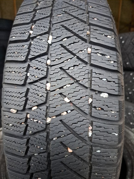 Conti 175/70R14 kitkapari