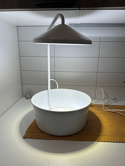 Käyttämätön Ikea kasvatusvalo