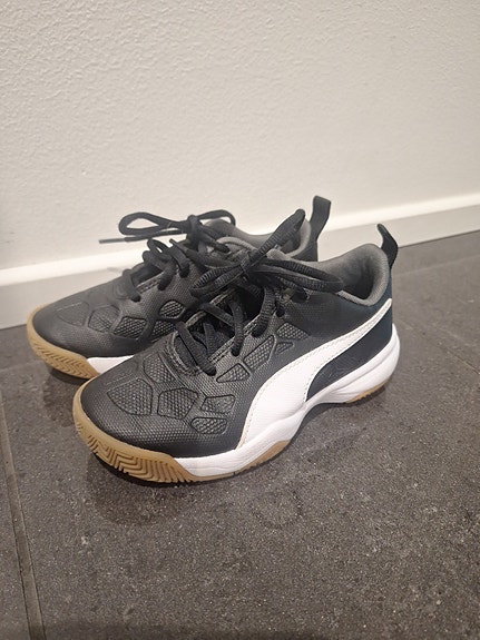 Puma-sisäpelikengät koko 30