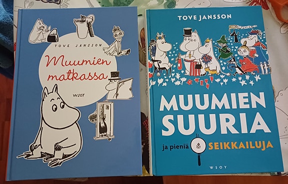 Kaksi Muumi kirjaa