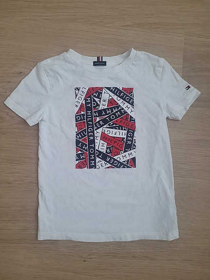 Tommy Hilfiger t-paita