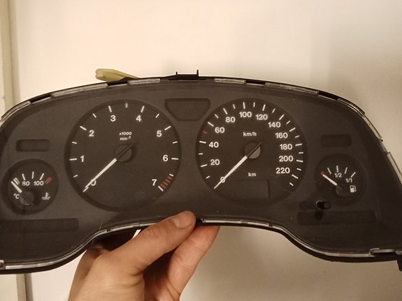 Opel Astra G 1.6 mittaristo