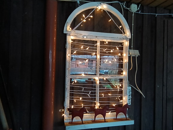 Vanhat ikkunat somistukseen