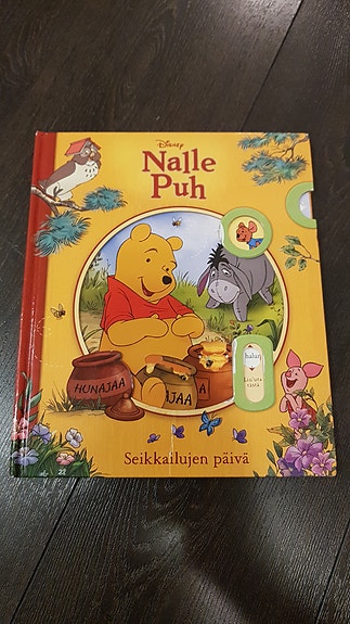 Nalle Puh seikkailujen päivä luukkukirja