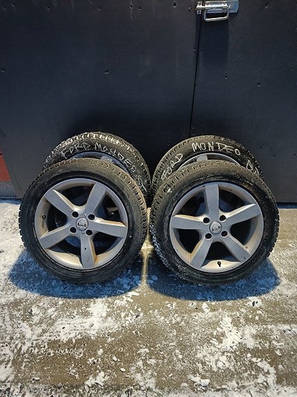 Ford Mondeo YM. Nastarenkaat Alessio 16 Tuumaisilla Aluvanteilla .