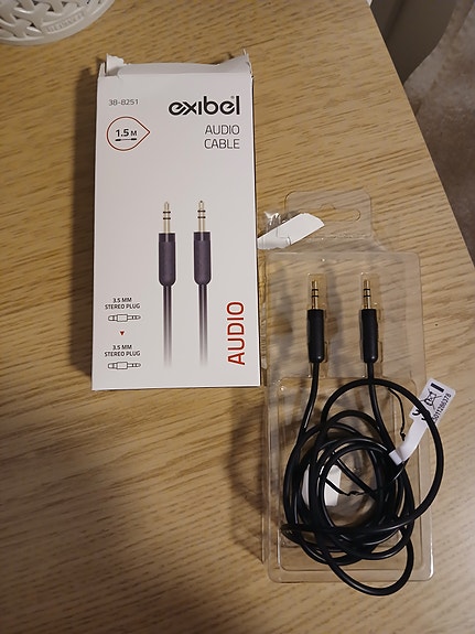 Aux piuha Audio kaapeli