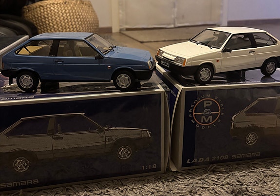 1/18 Lada Samara Pienoismalli