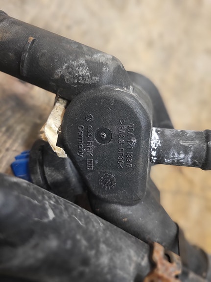 Vw Audi Seat termostaattikotelo, putkia ja liitososia