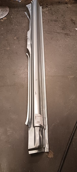Volvo V40 helmapelti