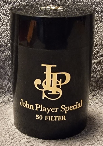 JPS John Player special tupakkarasia
