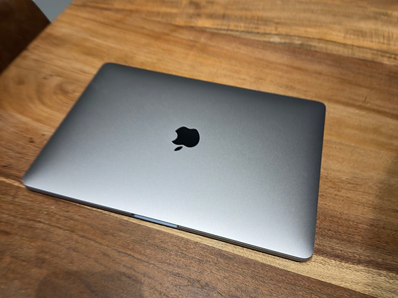 MacBook Pro 13” Core i5 2.3 Touch 2018