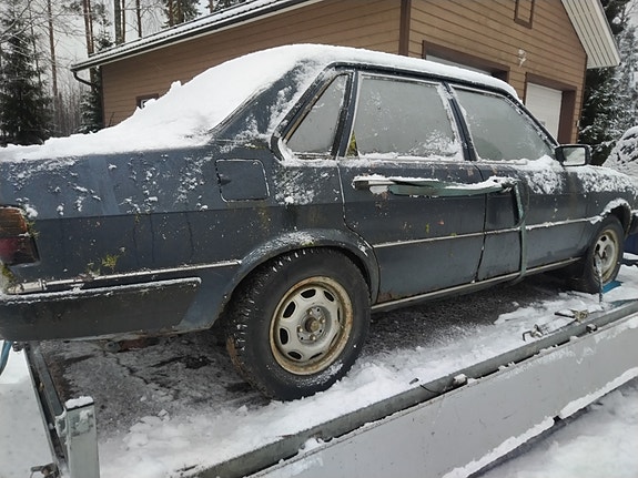 Audi 80 1982 osina