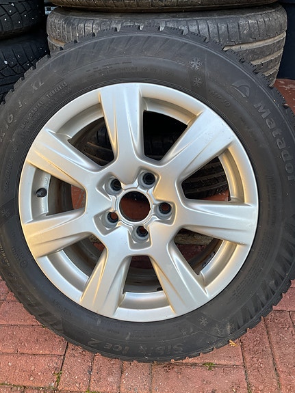 Nastarenkaat (Audin) vanteilla 205/60 R16 T XL, Matador, 4 kpl