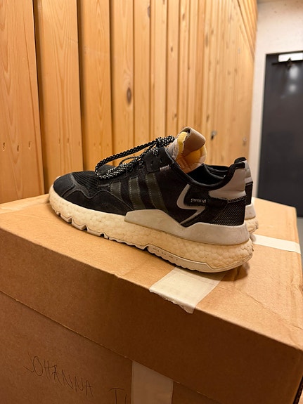 Adidas juoksukengät