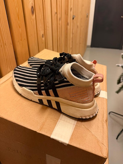 Adidas juoksukengät