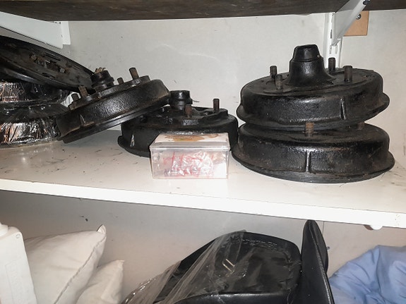 Ford 100e Jarrurummut