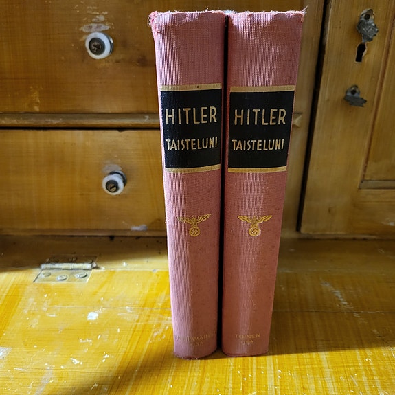 Taisteluni ( mein kampf ) osat 1 ja 2. Ensipainos vuodelta 1941