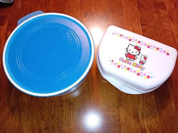 Tupperware Hello Kitty
