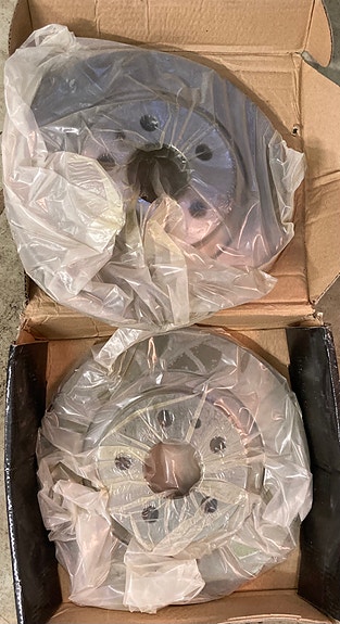 Peugeot 807 / Citroen C8 takajarrulevyt uudet 2 kpl