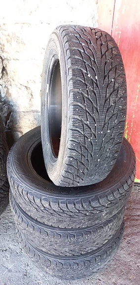 Lamellirenkaat Nokian Hakkapeliitta R2 DOT 2015 175/65 R15 88 R XL R 88
