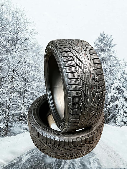 Lamellirenkaat Nokian Hakkapeliitta R2 SUV DEMO DOT 2015 275/40 R21 107 R XL R 1