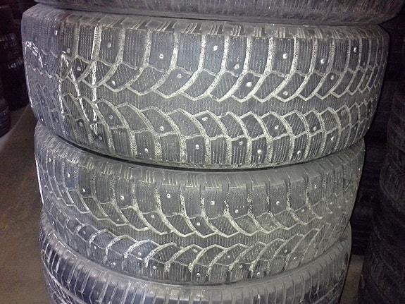 Nastarenkaat Bridgestone BLIZZAK SPIKE-01 DOT 18/2013 225/65 R17 106 T XL T 106