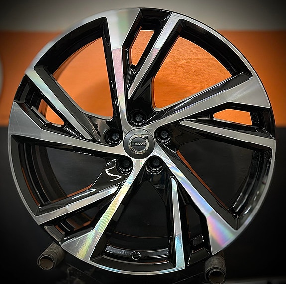 Kevytmetallivanteet Volvo Original 8xR20 5x108 / ET51 / 63