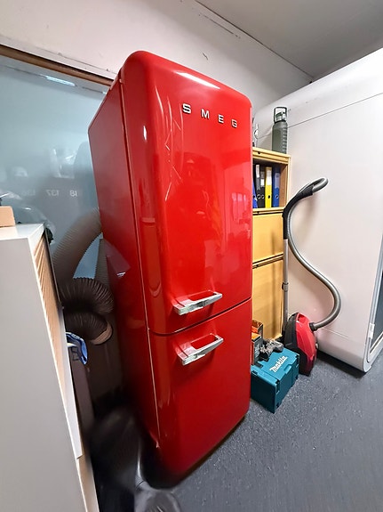 Smeg Jääkaappipakastin Punainen
