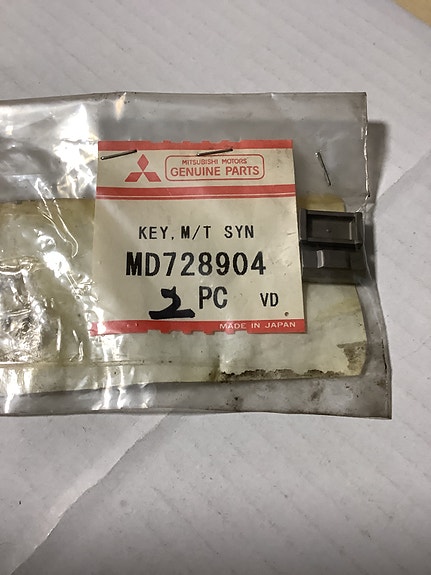 MD728904 Synkrokiila Mitsubishi L300