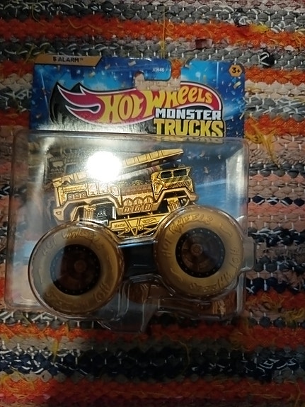 Uusi auto