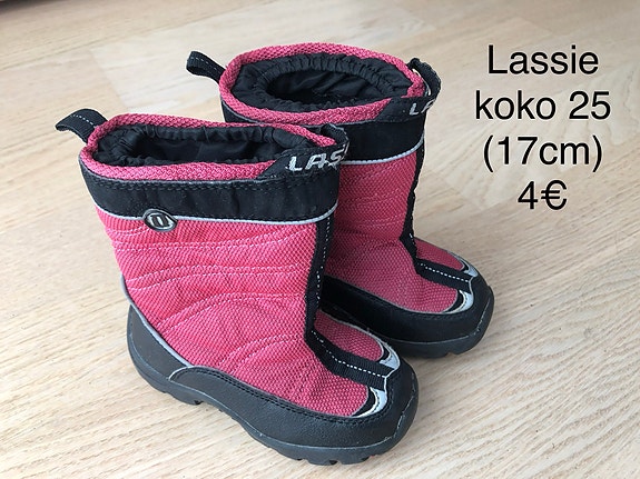 Lassie talvikengät koko 25, villapohjasukat ja vaaleanpunaiset nahkakintaat